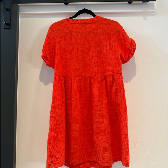 Universal Thread Dress ✨ - Picture 4 of 4